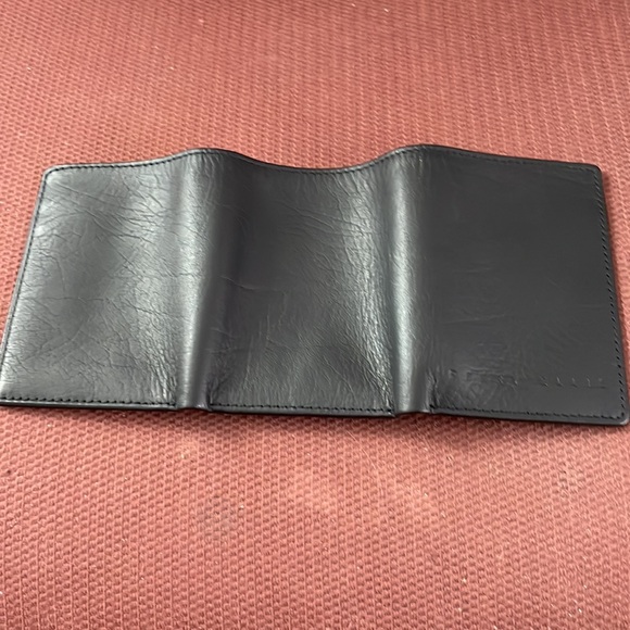 Perry Ellis Black Leather Tri-Fold Wallet - Picture 7 of 10
